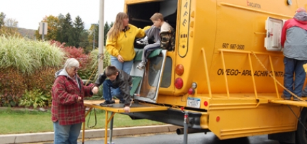 Oxford students learn bus safety lessons